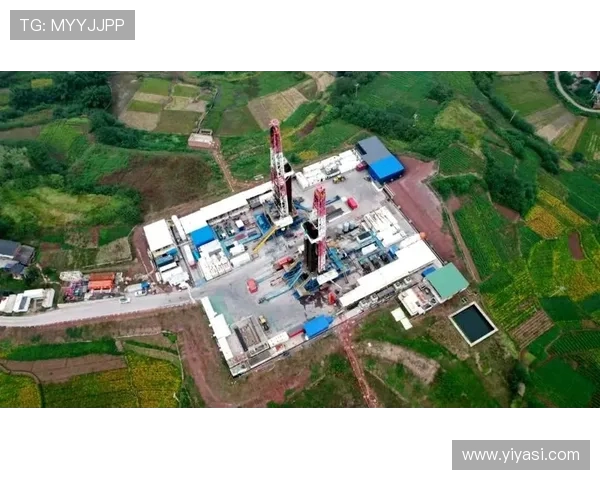 挖掘机页岩气开采场地前期准备